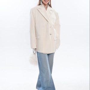 Loose Fit Wider Shoulder Women Unsymmetrical Placket Blazer Wearing With Wide Leg Jean Or Tight Black Pant